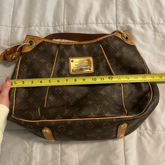 Authentic LV handbag - Picture 7 of 7